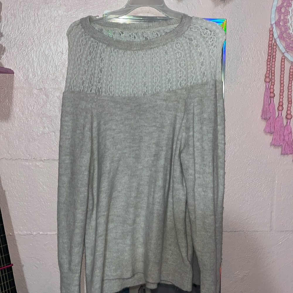 Express Long Sleeves sweater 
Gray with White color size S 
Never worn
